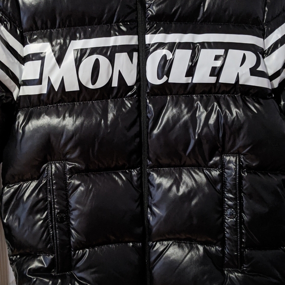 NEW Moncler Puffer Jacket - Picture 12 of 16